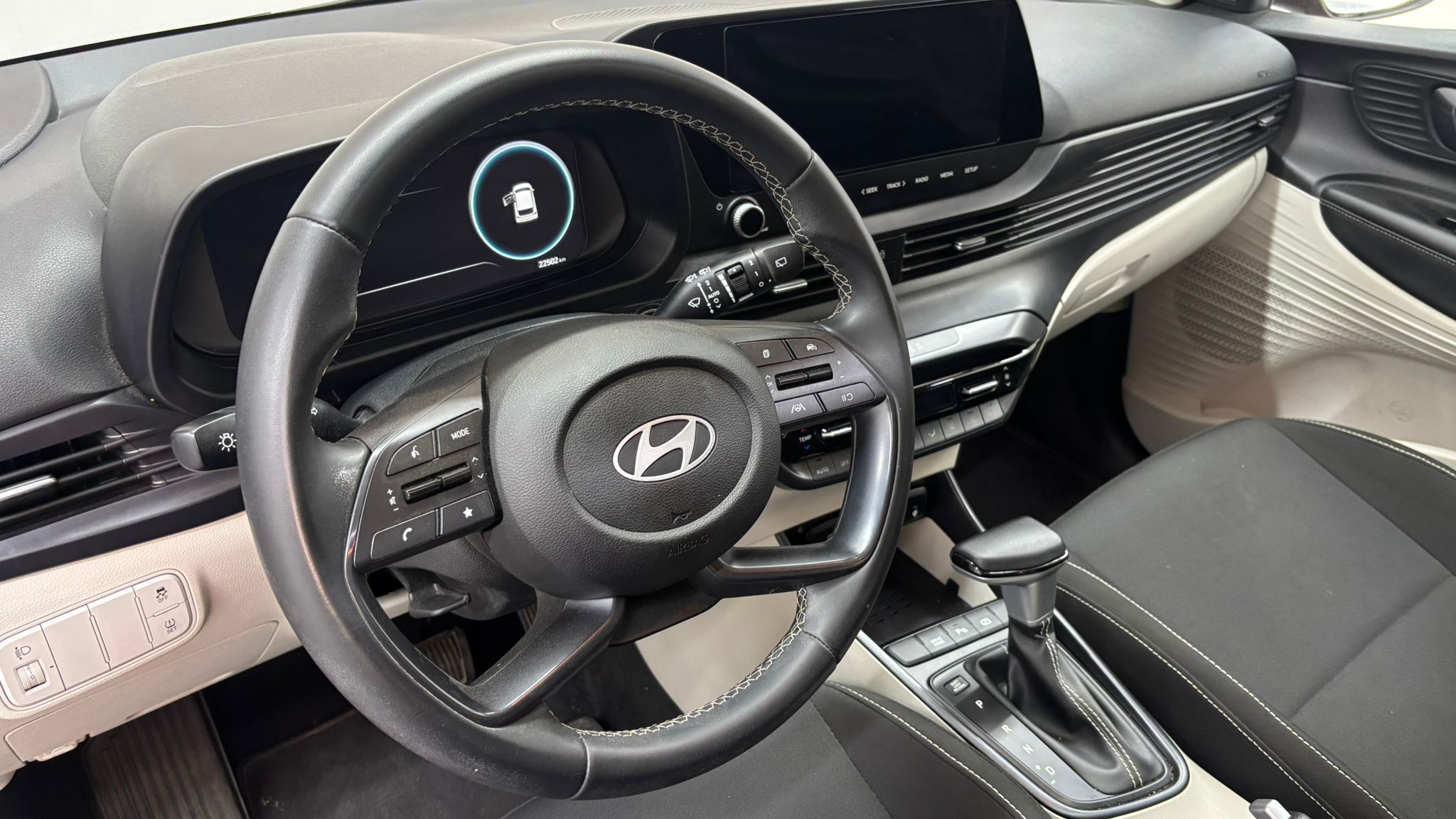 HYUNDAI i20 8
